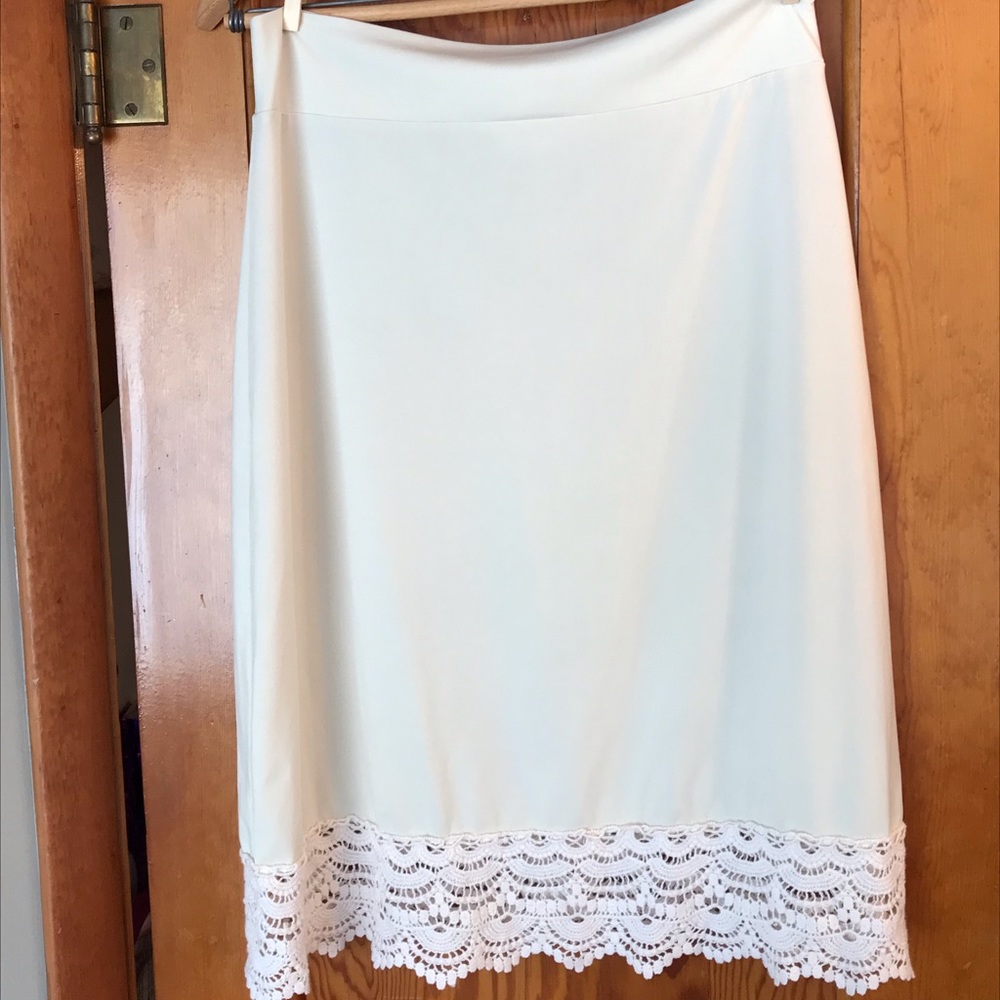 Skirt extender